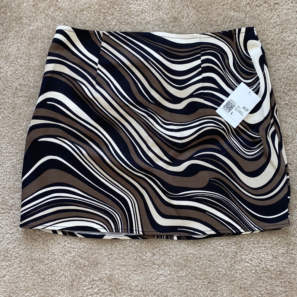 Marble mini skirt